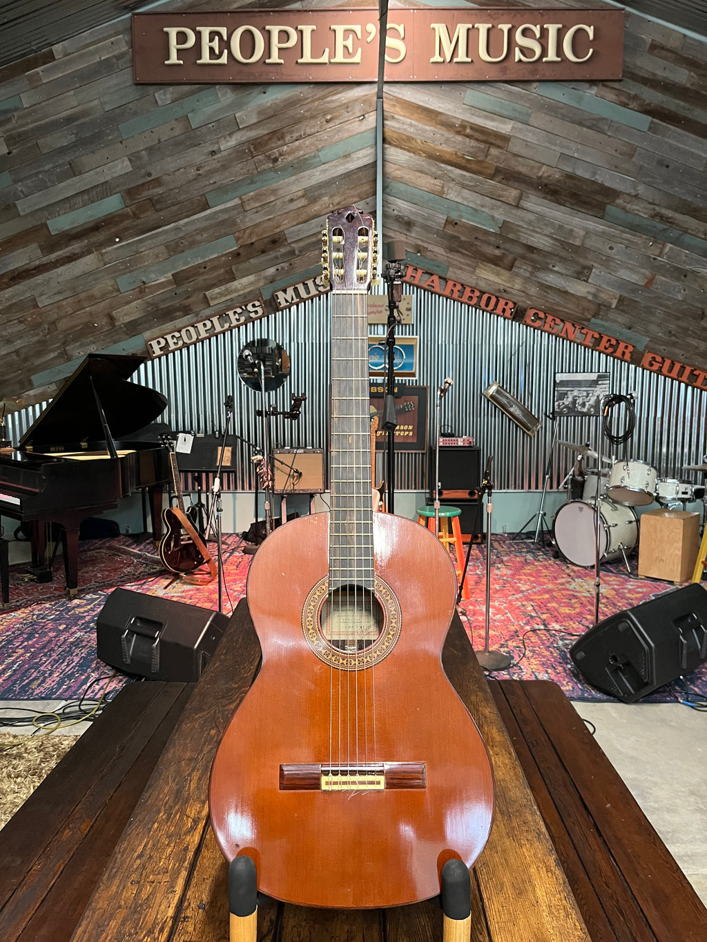 1970 Tunesauuro Kurosawa Classical Guitar w/Case