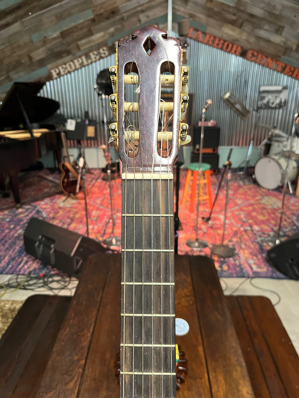 1970 Tunesauuro Kurosawa Classical Guitar w/Case