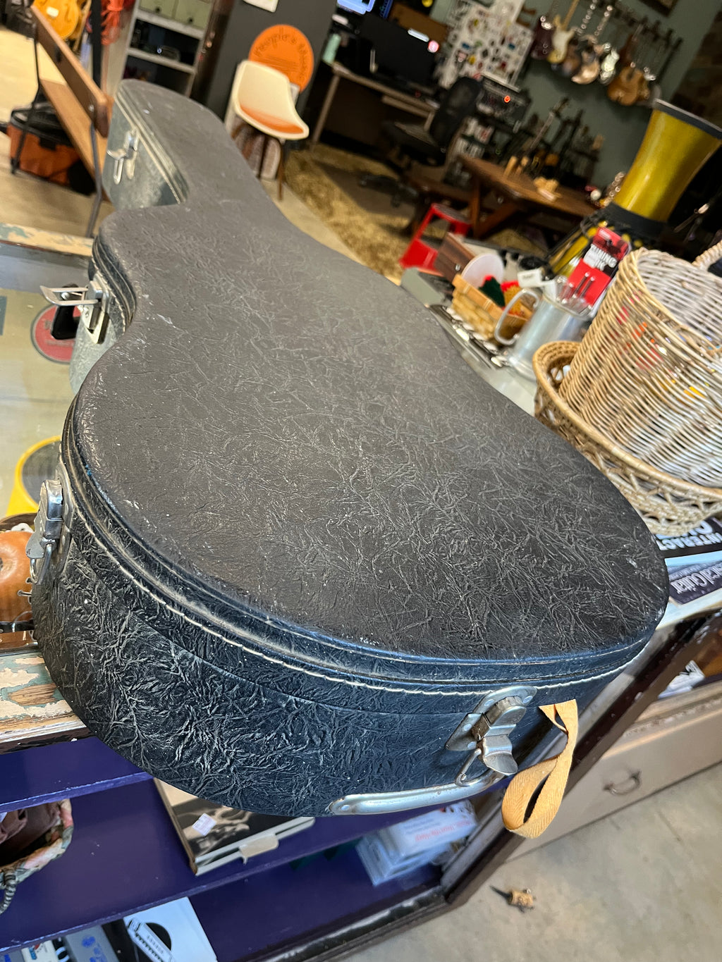 1970 Tunesauuro Kurosawa Classical Guitar w/Case