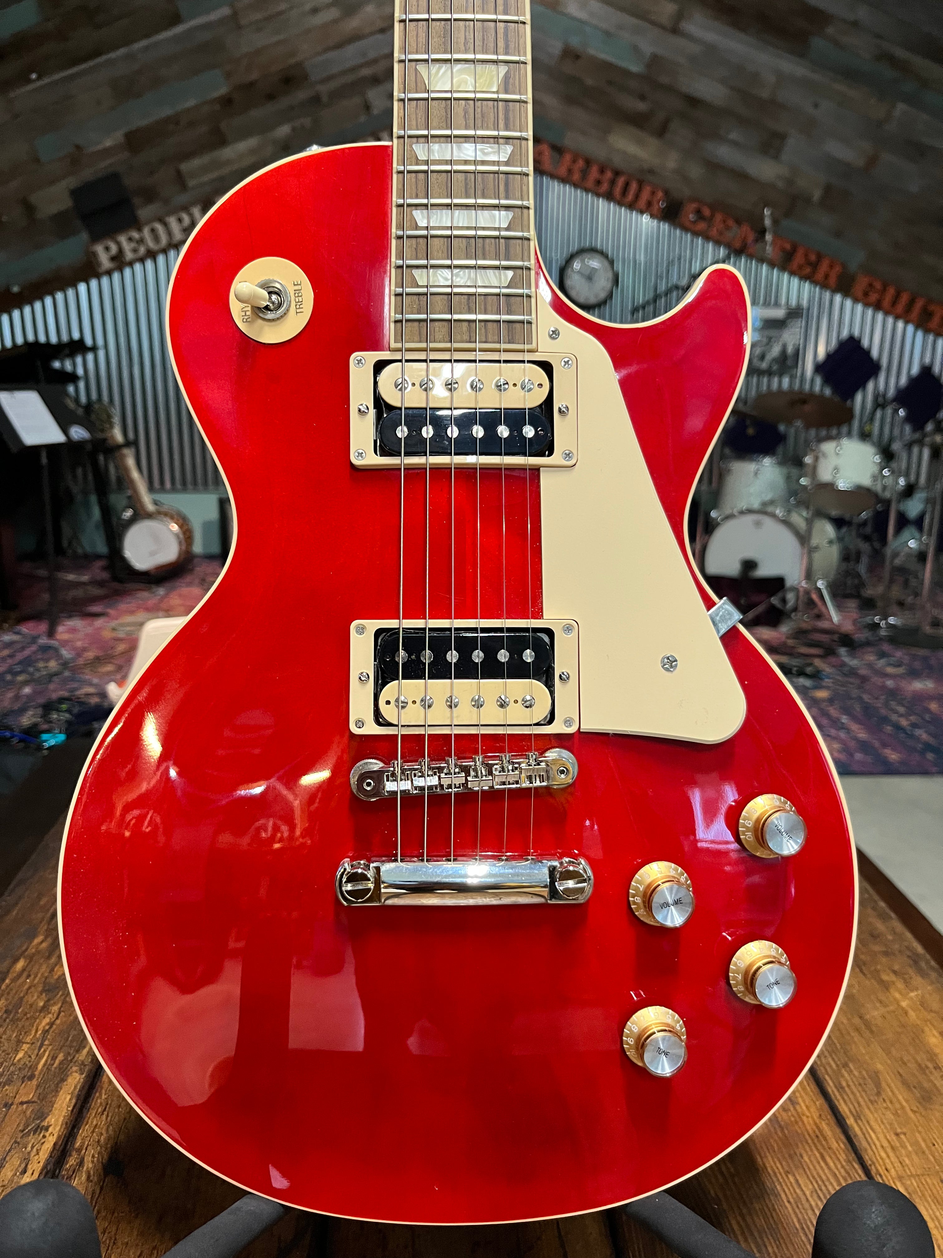 Gibson Les Paul Classic LP Electric Guitar Translucent Cherry - LPCS00TRNH1 - Used w/Hardcase