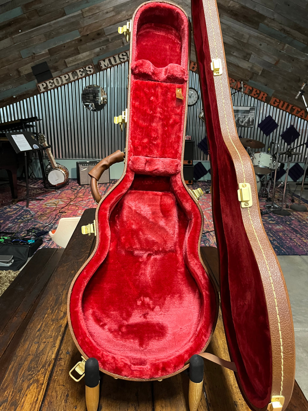 Gibson Les Paul Classic LP Electric Guitar Translucent Cherry - LPCS00TRNH1 - Used w/Hardcase