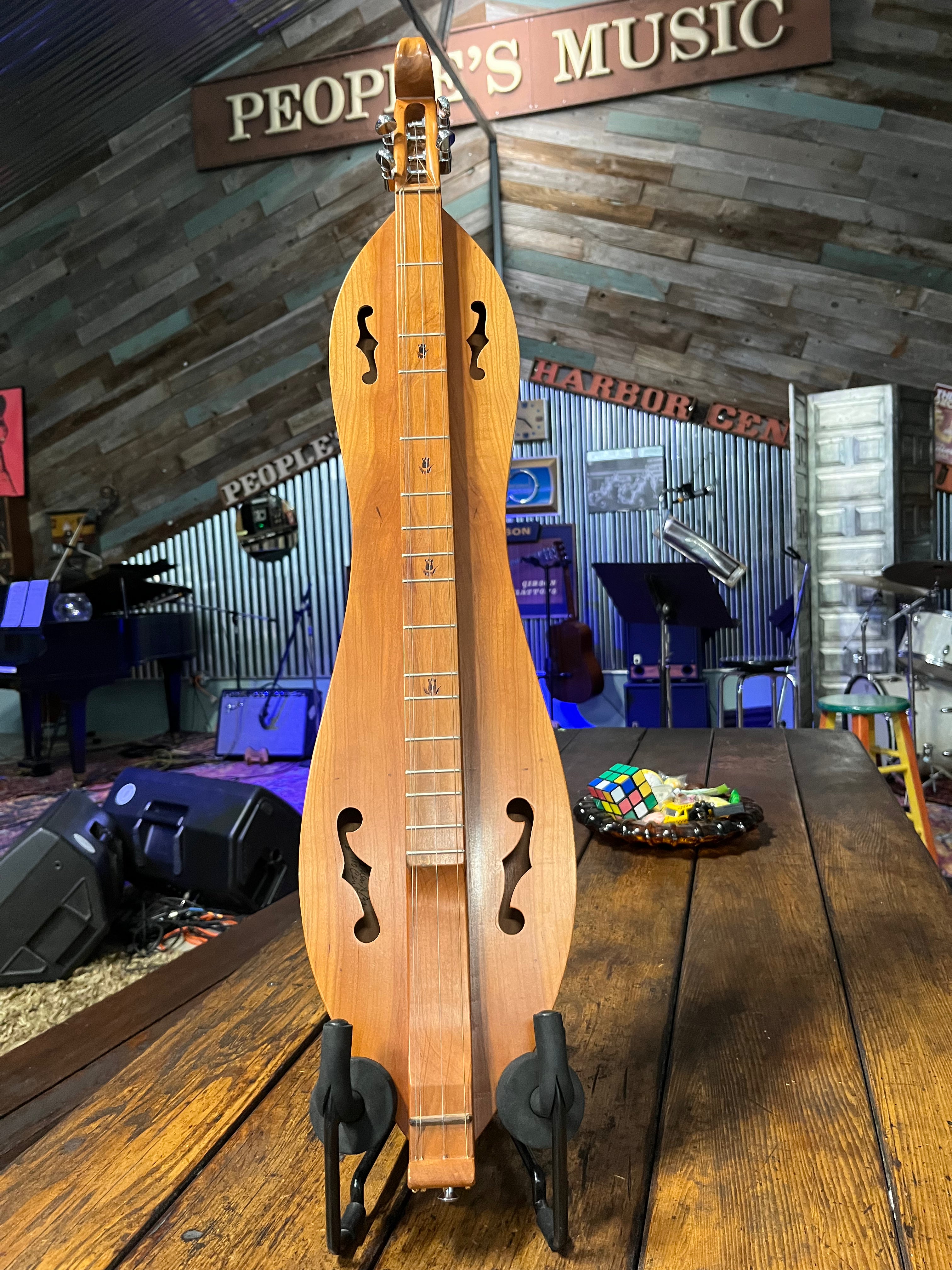 Appalachian Mountain Dulcimer w/Chip Case (Used) 2017