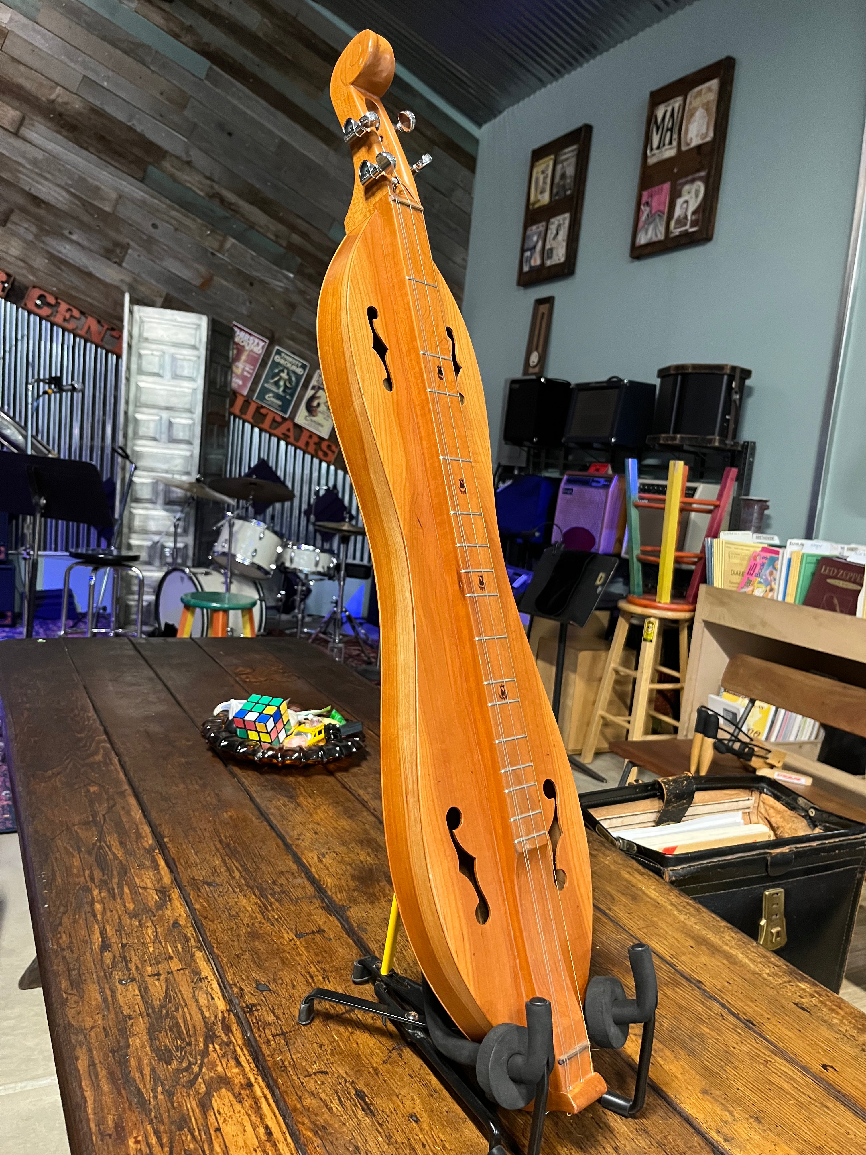 Appalachian Mountain Dulcimer w/Chip Case (Used) 2017