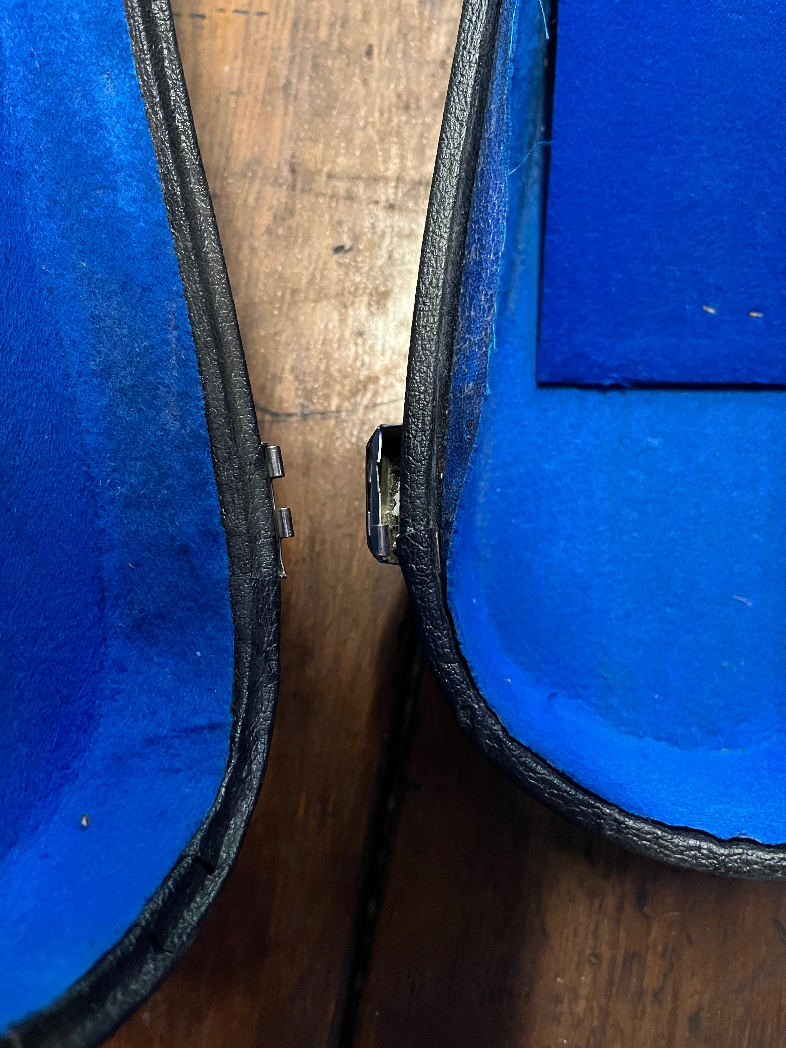 Used Classical/Parlor/Small Guitar Case