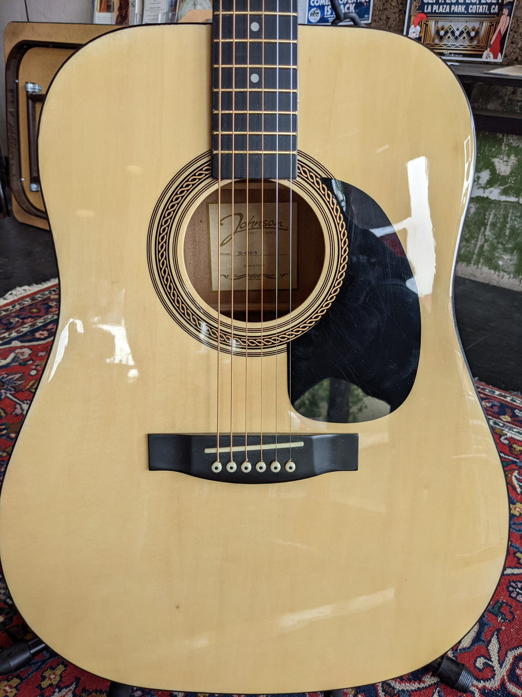 Johnson - Dreadnought Acoustic Guitar w/ Gig Bag