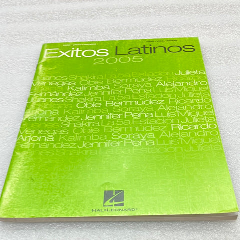Exitos Latinos 2005 (Book)