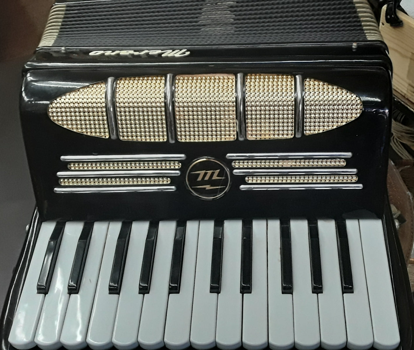Merano 2 Octave, 12 bass, piano key accordion w/Hard Case