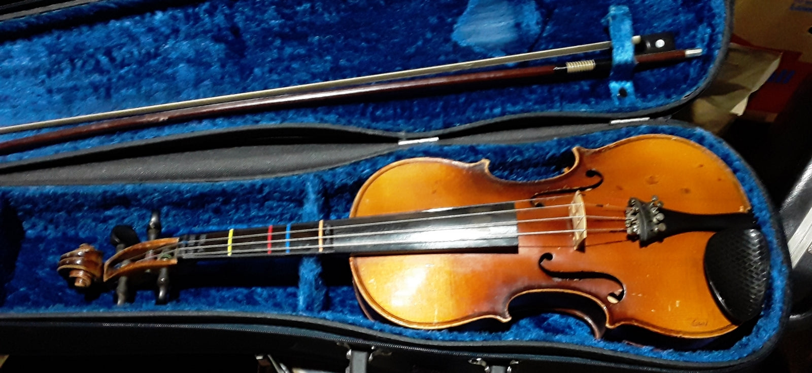 4/4 Pre-played Violin made in Czechoslovakia w/case and bow