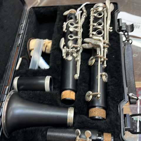Artley Clarinet w/case, swab, cork grease